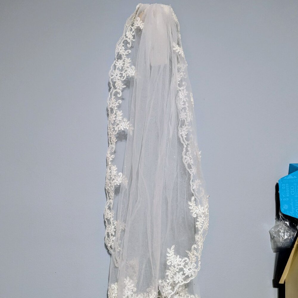 White Lace Veil 36 inch